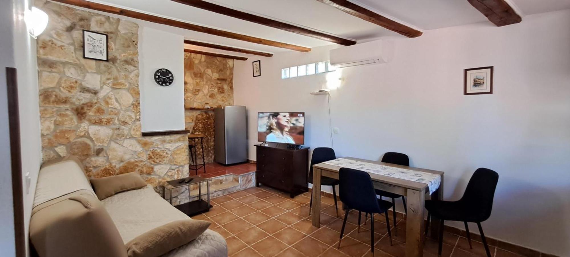 Holiday Houses Marta Ровінь Екстер'єр фото