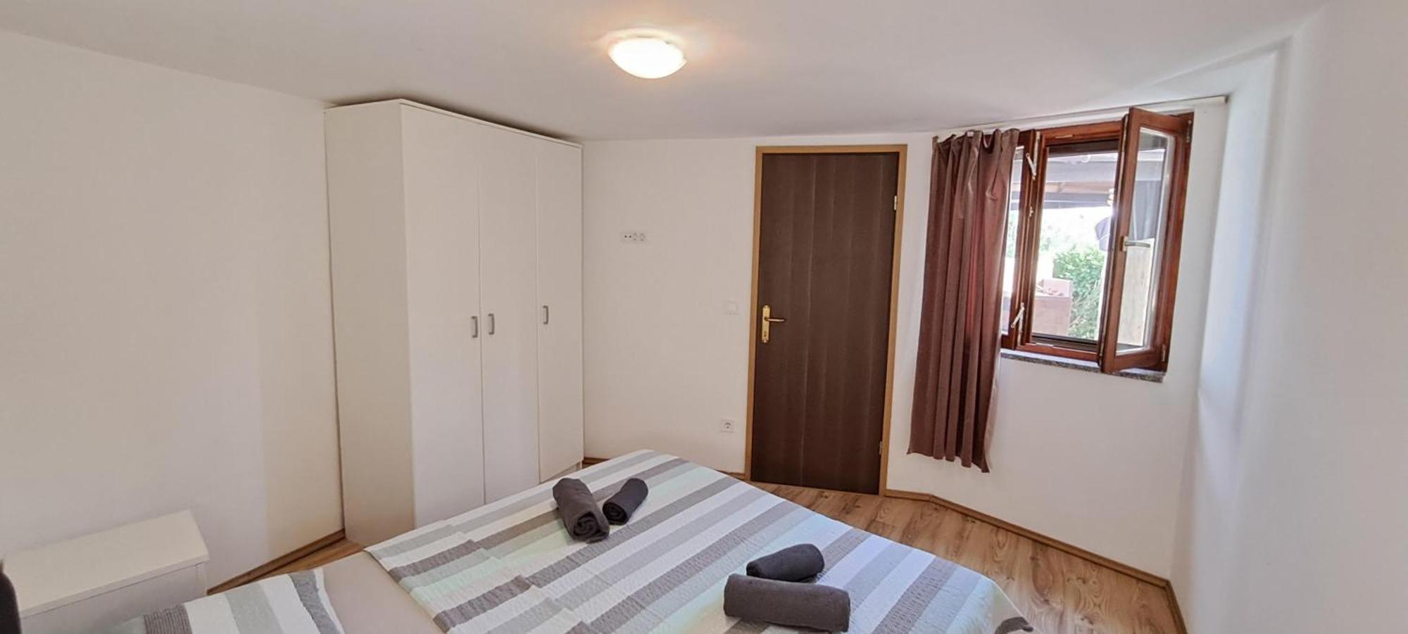 Holiday Houses Marta Ровінь Екстер'єр фото